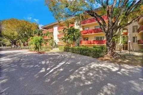 2 bedroom 2 bath Residential Lease for rent at 1205 Mariposa Ave # 219, Coral Gables FL 33146