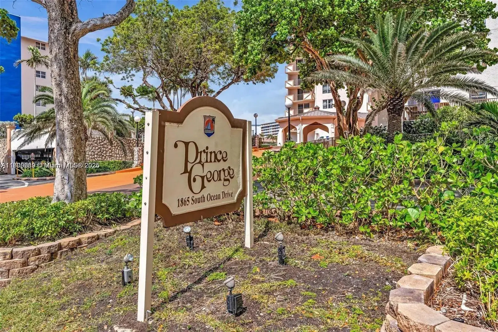 1 bedroom 2 bath Residential for sale at 1865 S Ocean Dr # 17C, Hallandale Beach FL 33009