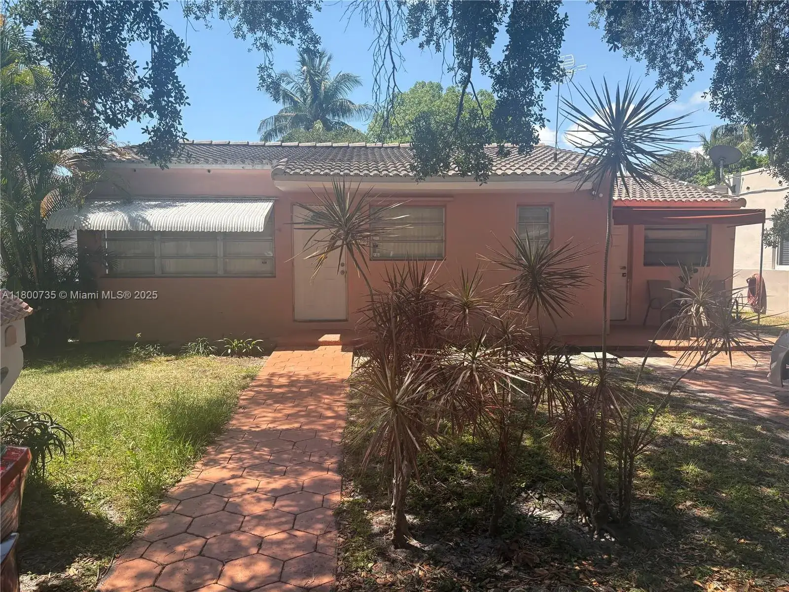 3 bedroom 2 bath Residential for sale at 2530 Washington St, Hollywood FL 33020