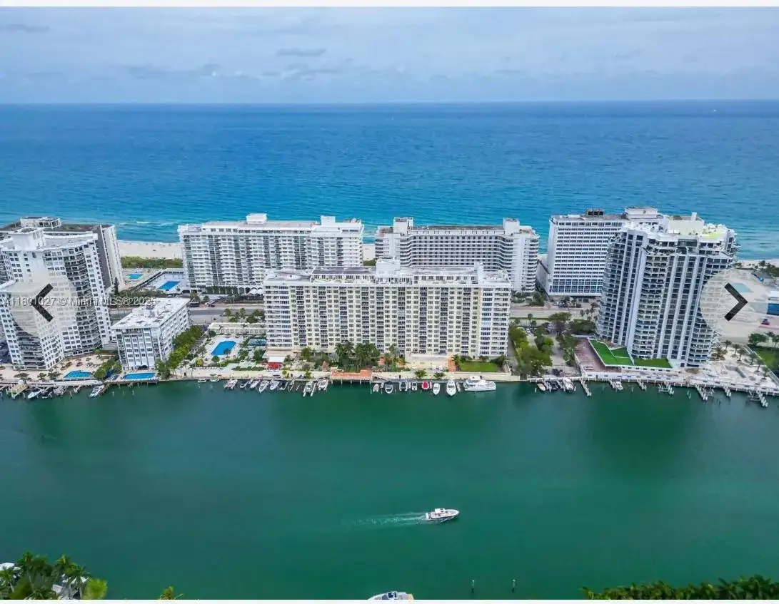 3 bedroom 3 bath Residential Lease for rent at 5600 Collins Ave # 14K, Miami Beach FL 33140
