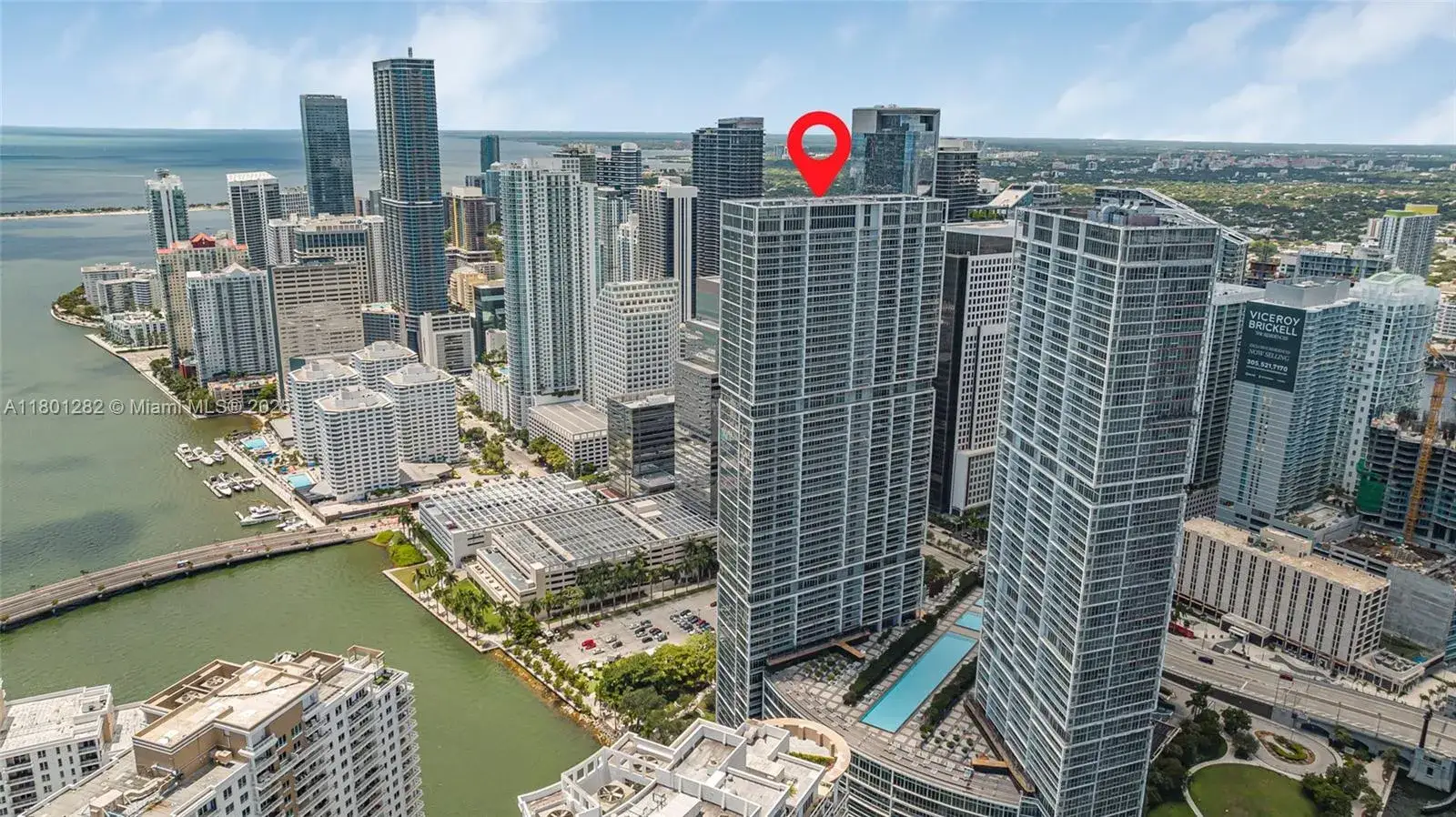 1 bedroom 1 bath Residential Lease for rent at 495 Brickell Ave # 807, Miami FL 33131