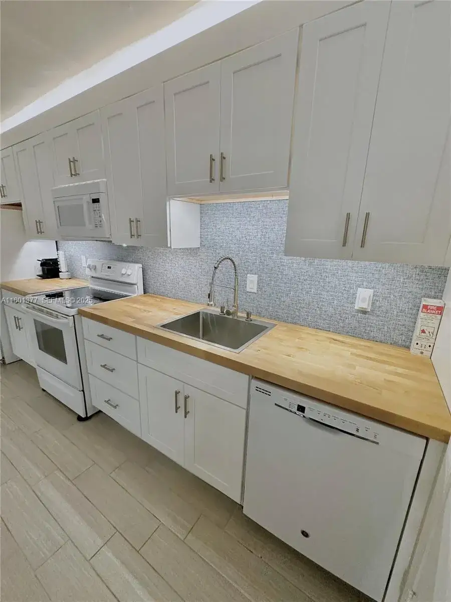 2 bedroom 1 bath Residential Lease for rent at 2201 NE 66th St # 1301, Fort Lauderdale FL 33308