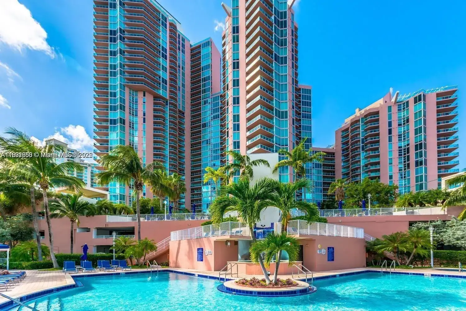 1 bedroom 1 bath Residential for sale at 3370 Hidden Bay Dr # 510, Aventura FL 33180