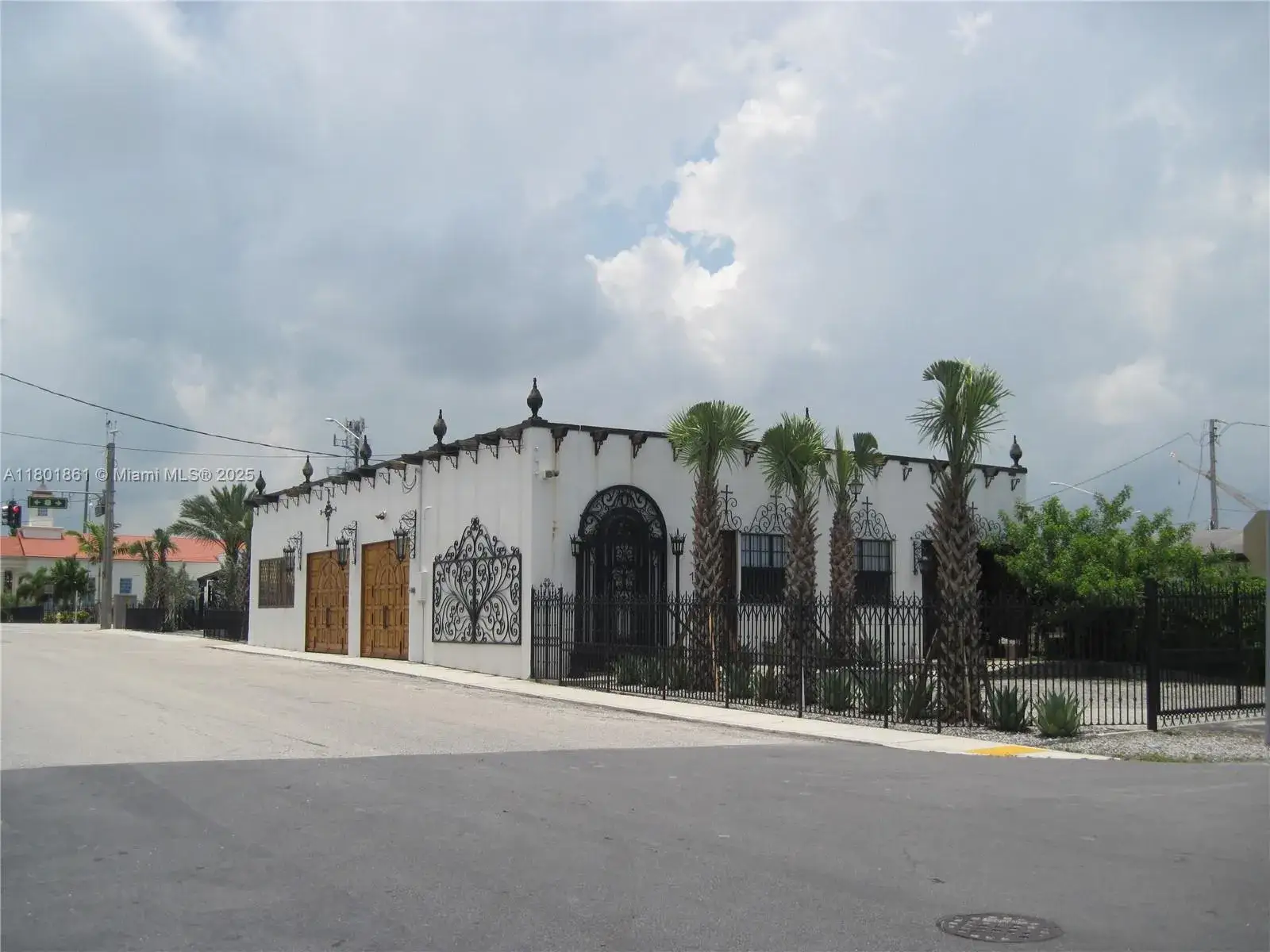 Commercial Sale for sale at 101 NE 1st St, Dania Beach FL 33004