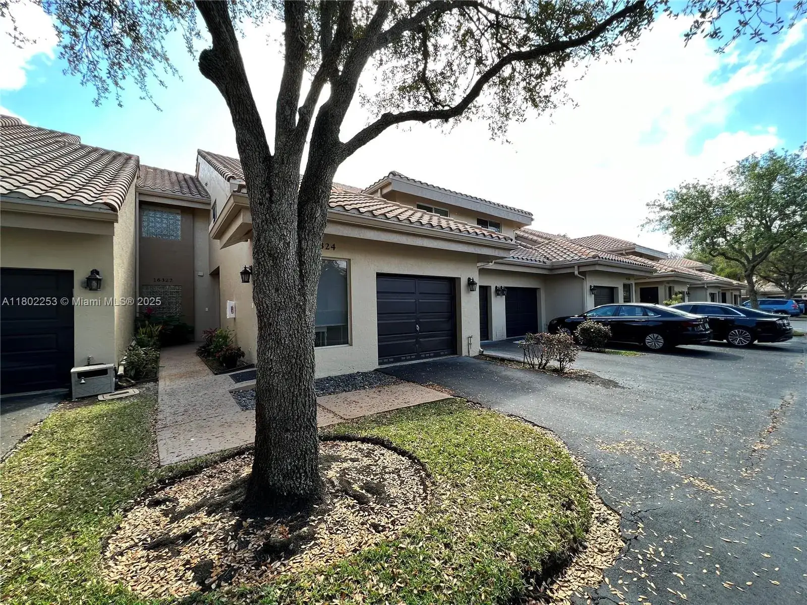 2 bedroom 2 bath Residential Lease for rent at 16322 Malibu Dr # 11, Weston FL 33326