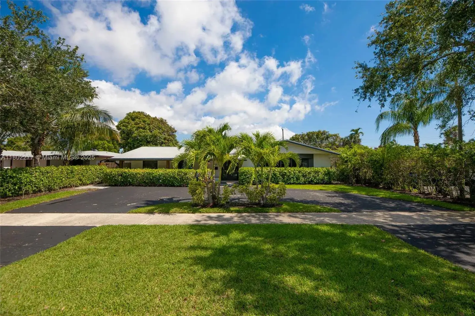 3 bedroom 2 bath Residential for sale at 2117 NE 62nd St, Fort Lauderdale FL 33308