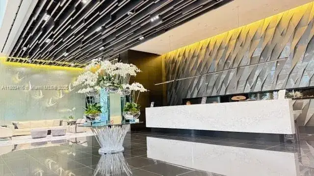 1 bedroom 2 bath Residential for sale at 851 NE 1st Ave # 3700, Miami FL 33132