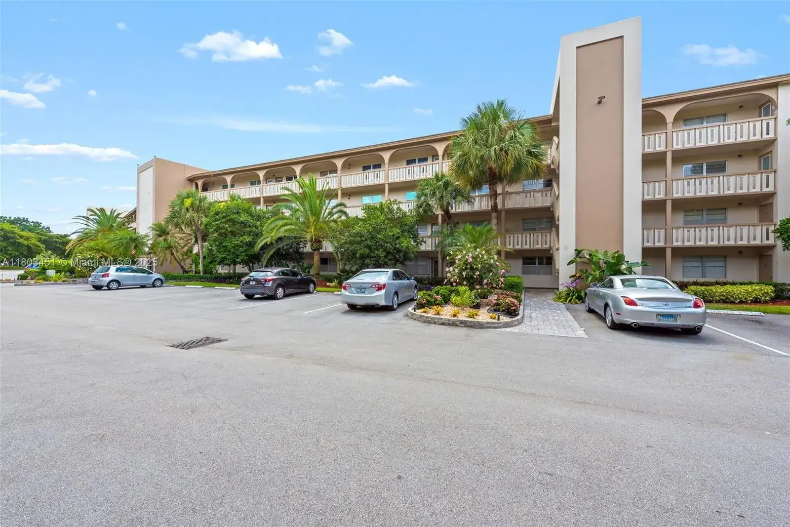 2 bedroom 2 bath Residential for sale at 2305 Lucaya Ln # H1, Coconut Creek FL 33066