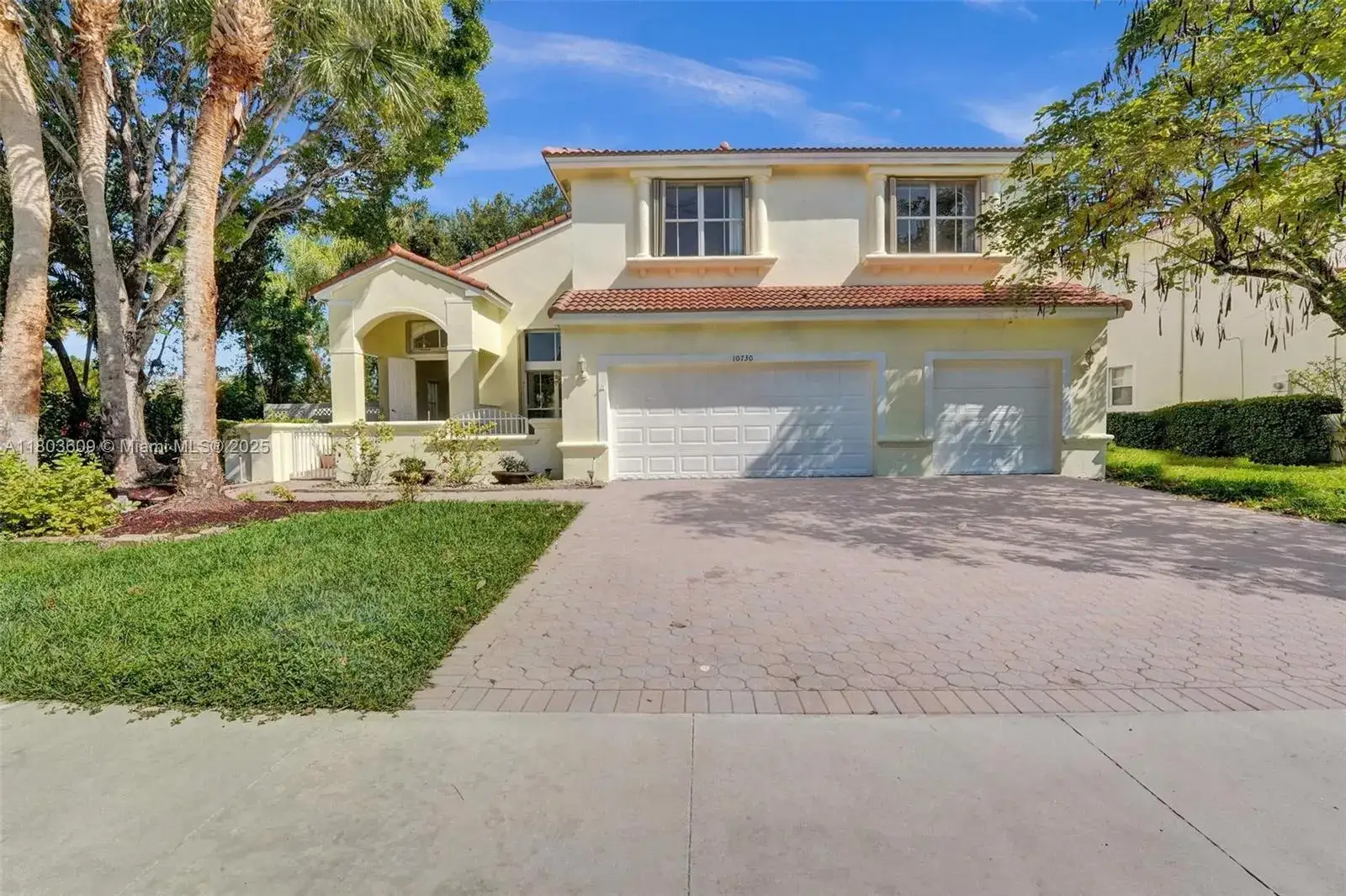 6 bedroom 3 bath Residential for sale at 10730 NW 56th Ct, Coral Springs FL 33076