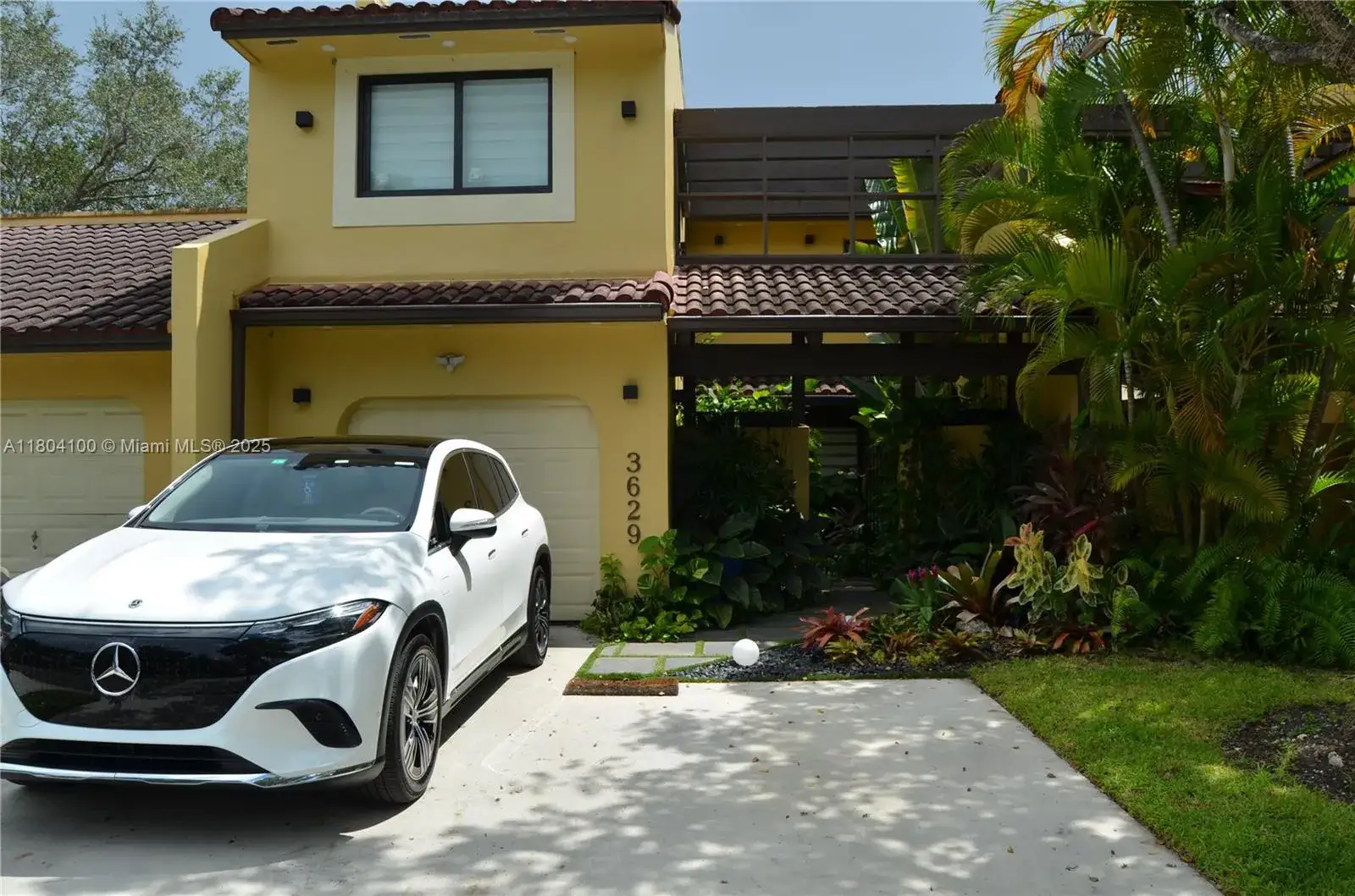3 bedroom 2 bath Residential for sale at 3629 Estepona Ave, Doral FL 33178