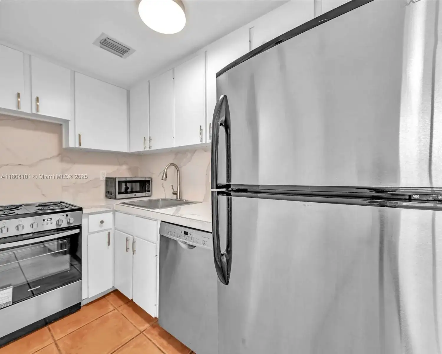 2 bedroom 2 bath Residential for sale at 1218 Drexel Ave # 304, Miami Beach FL 33139