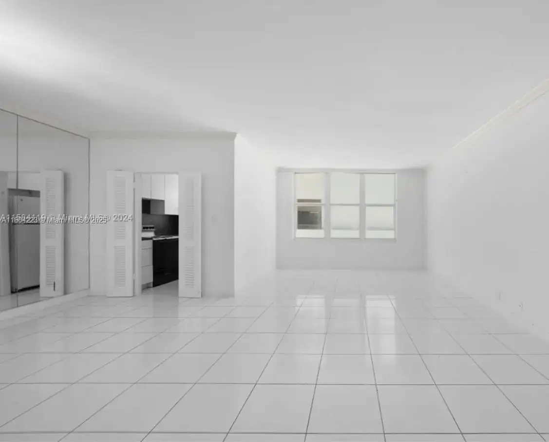 2 bedroom 2 bath Residential Lease for rent at 4747 Collins Ave # 207, Miami Beach FL 33140