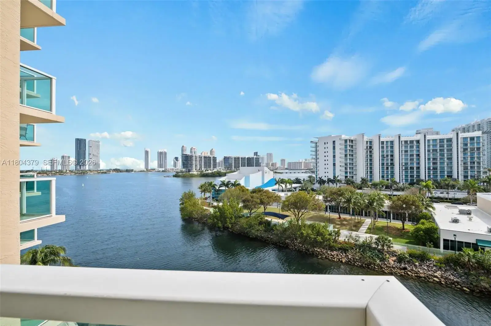 2 bedroom 2 bath Residential for sale at 3330 NE 190th St # 717, Aventura FL 33180
