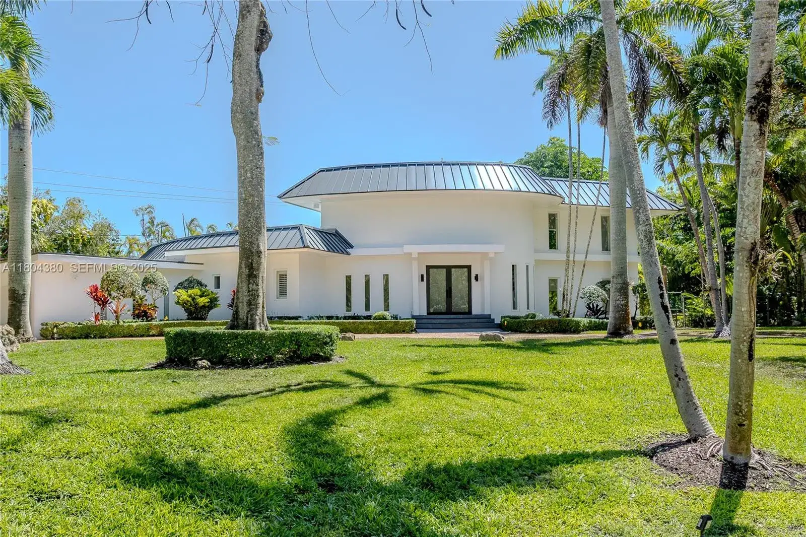 6 bedroom 5 bath Residential for sale at 6540 SW 135th Ter, Pinecrest FL 33156