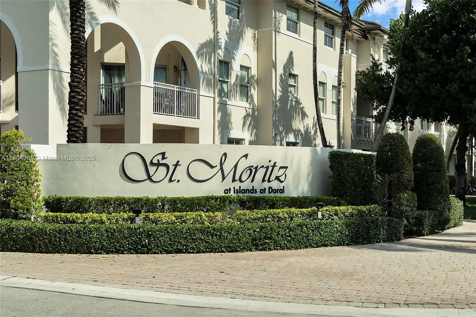 3 bedroom 2 bath Residential for sale at 11403 NW 89th St # 203, Doral FL 33178