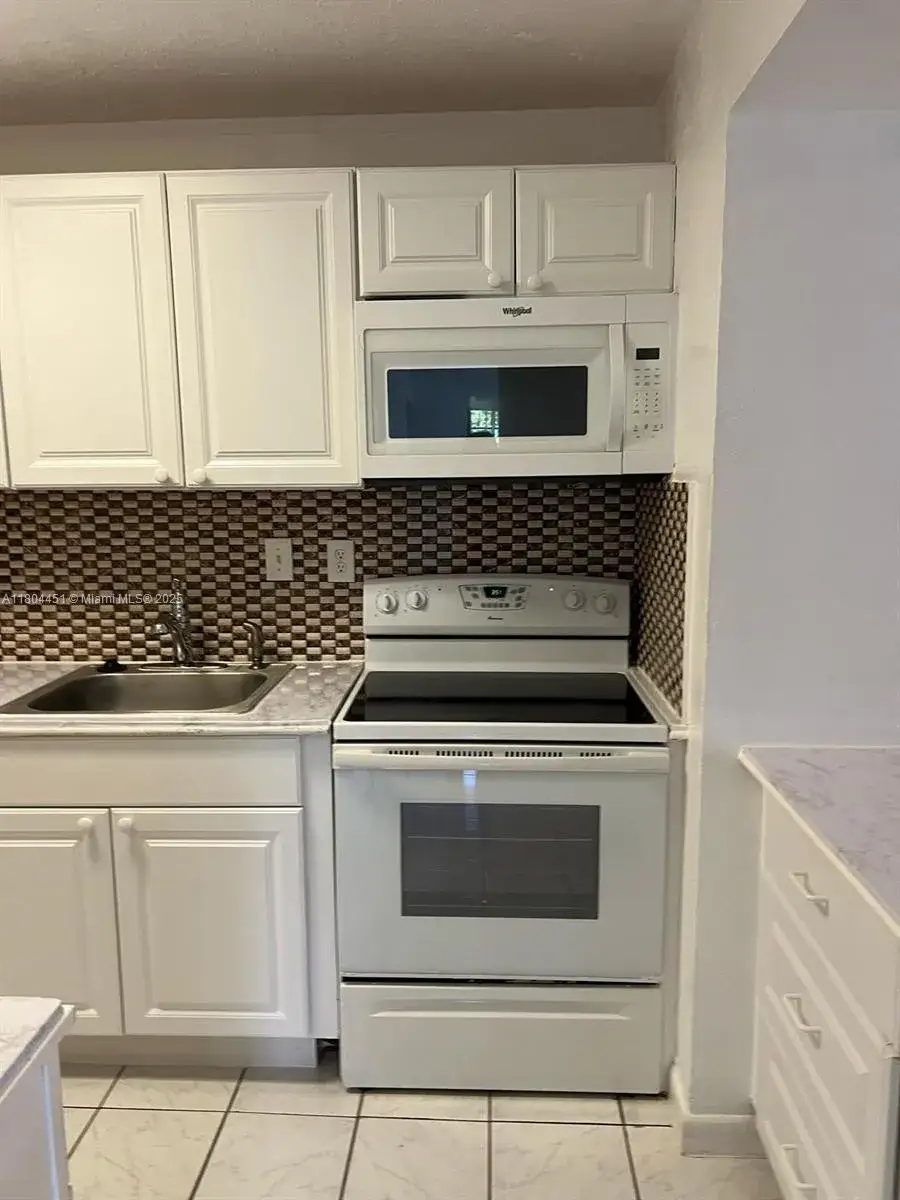 2 bedroom 2 bath Residential for sale at 927 NE 199th St # 102, Miami FL 33179