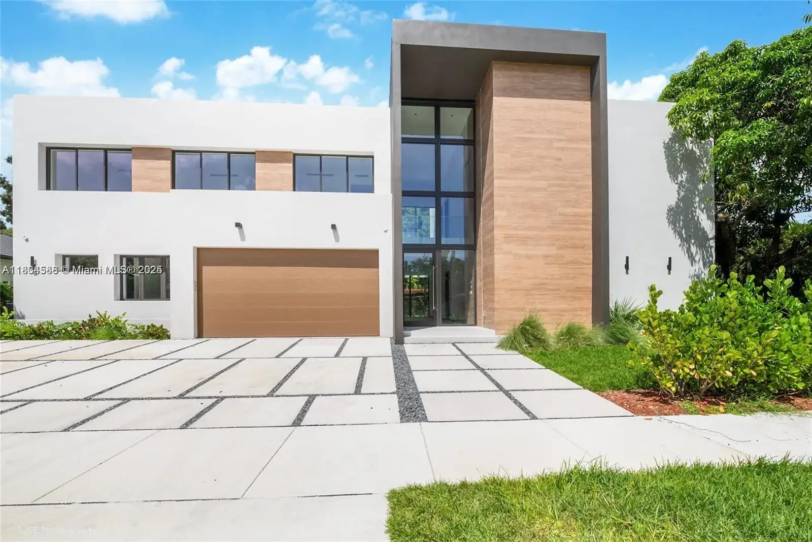 7 bedroom 7 bath Residential for sale at 8000 SW 62nd Ct, Miami FL 33143