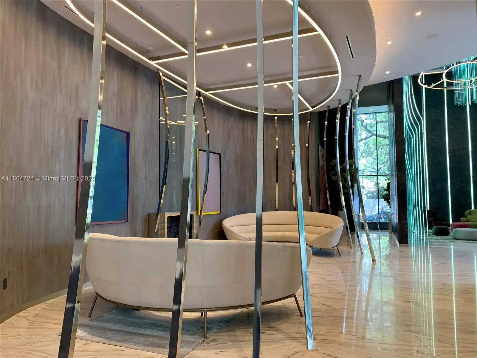 1 bedroom 2 bath Residential for sale at 1000 Brickell Plz # 1805, Miami FL 33131