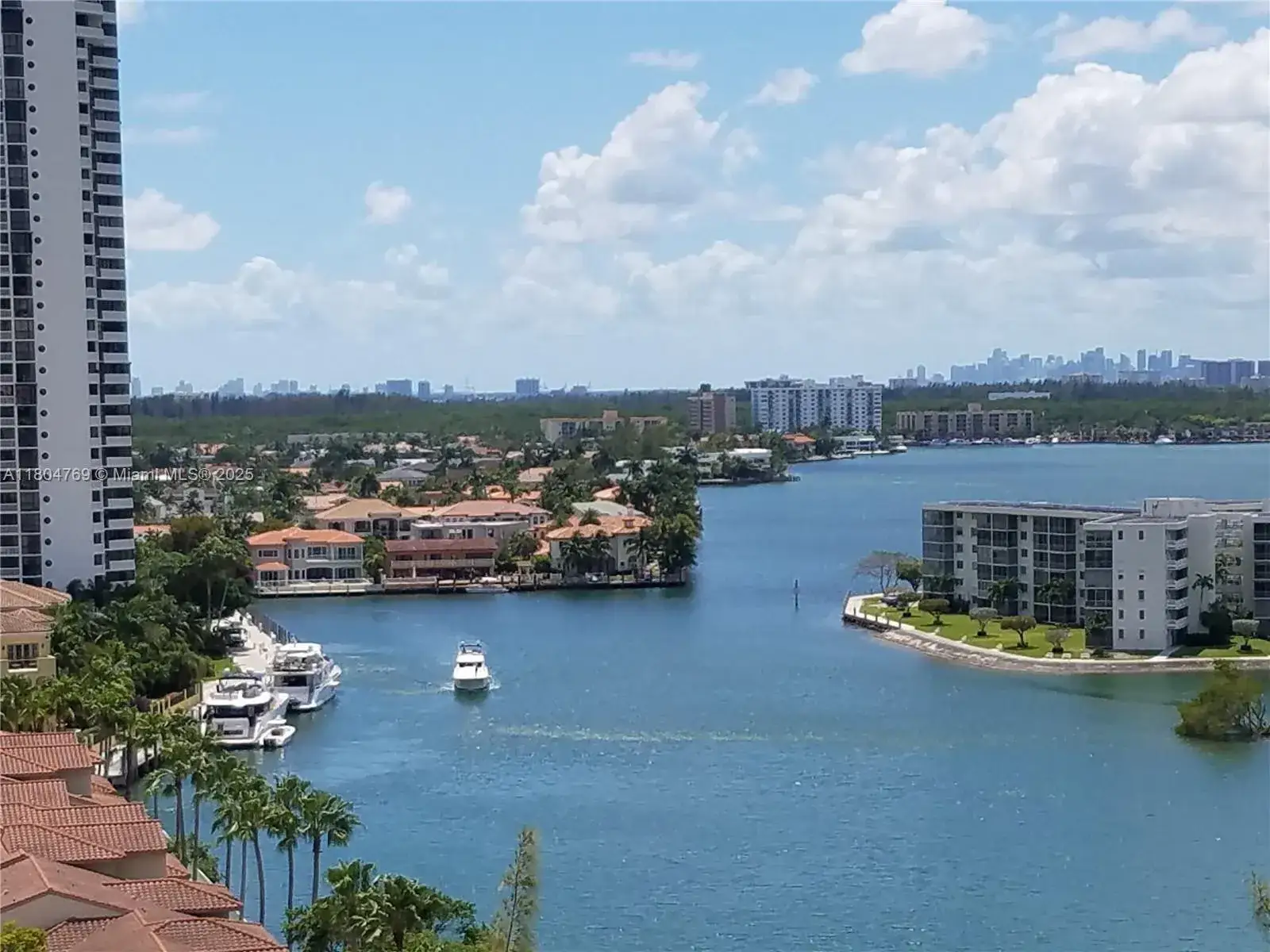 1 bedroom 1 bath Residential for sale at 18151 NE 31st Ct # 1505, Aventura FL 33160