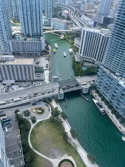 1 bedroom 1 bath Residential Lease for rent at 465 Brickell Ave # 4504, Miami FL 33131