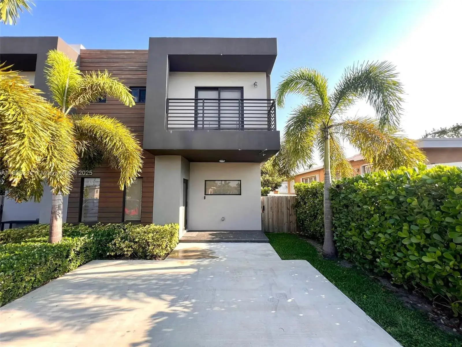 3 bedroom 2 bath Residential Lease for rent at 8753 SW 34th St # 1, Miami FL 33165