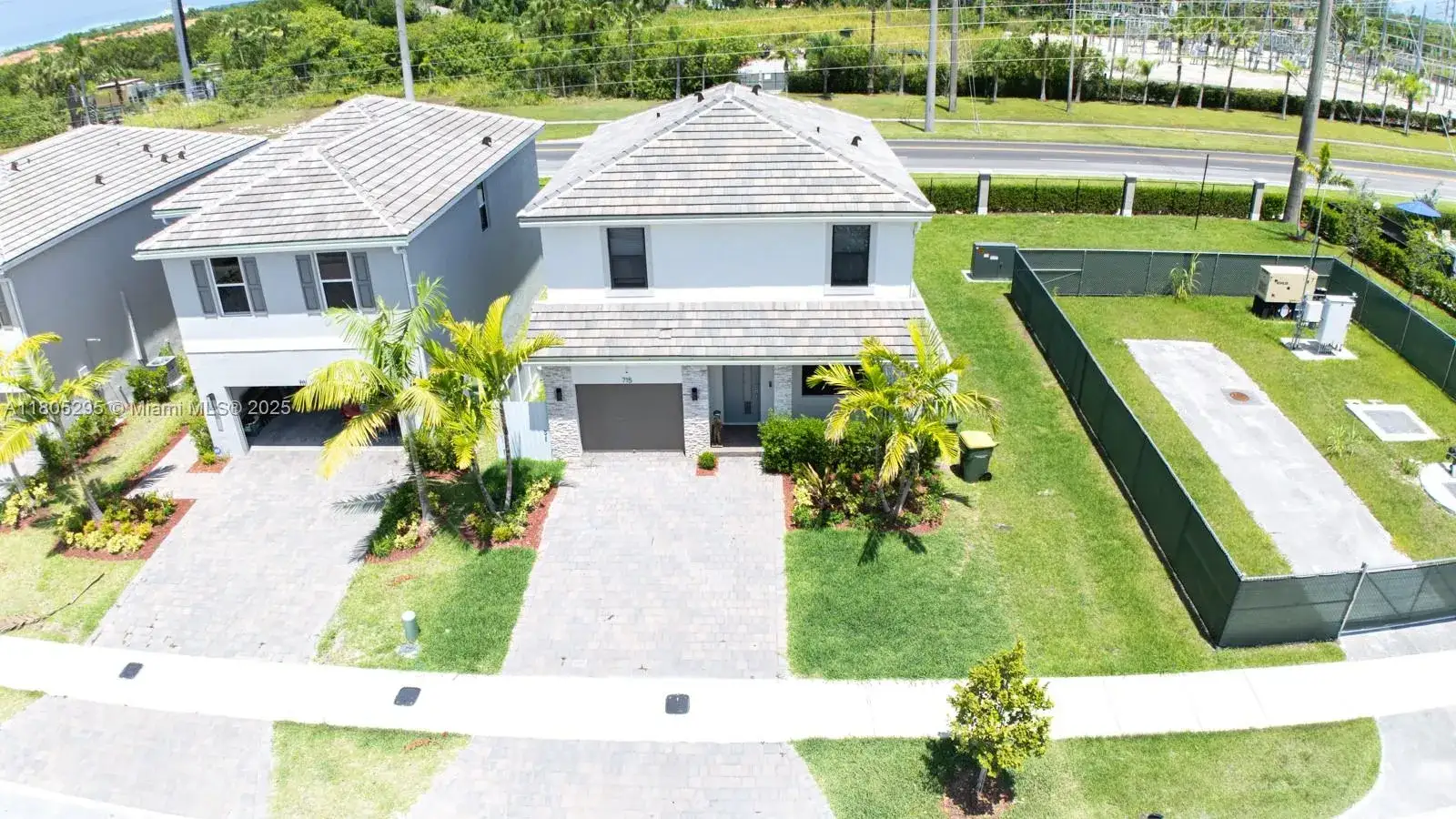 4 bedroom 3 bath Residential Lease for rent at 715 SE 17th Ave # 0, Homestead FL 33033