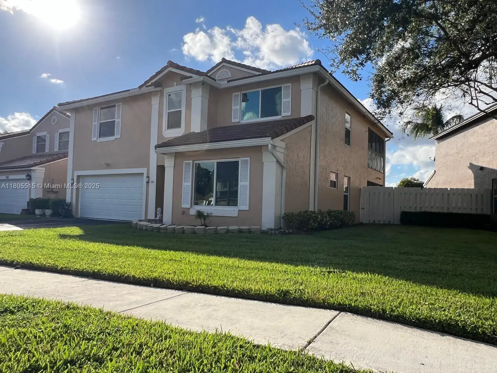 5 bedroom 3 bath Residential for sale at 897 NW 97th Ave, Plantation FL 33324