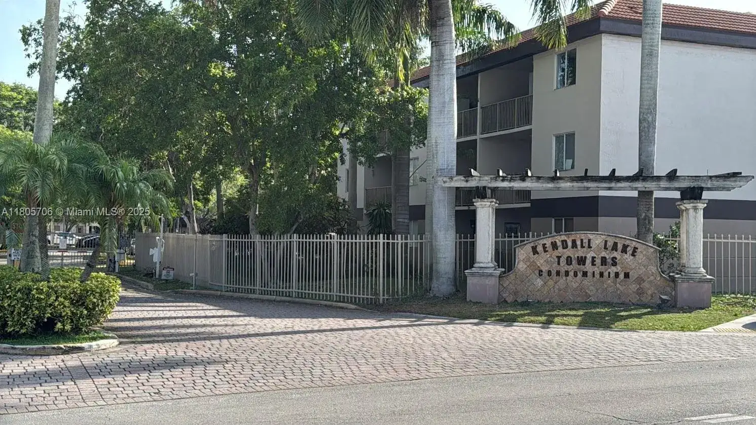 1 bedroom 1 bath Residential for sale at 15241 SW 80th St # 207, Miami FL 33193