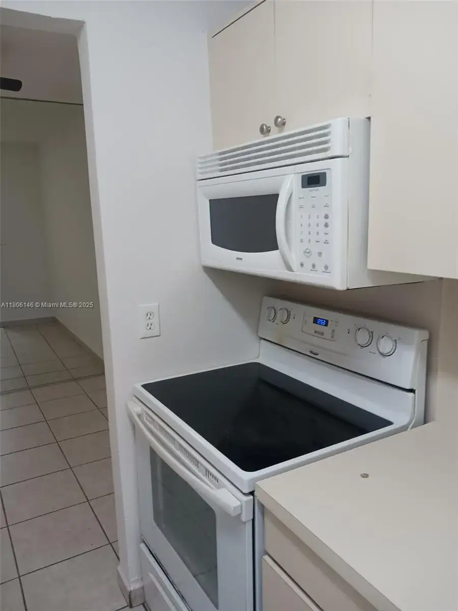 1 bedroom 1 bath Residential for sale at 2700 NE 135th St # 30, North Miami FL 33181