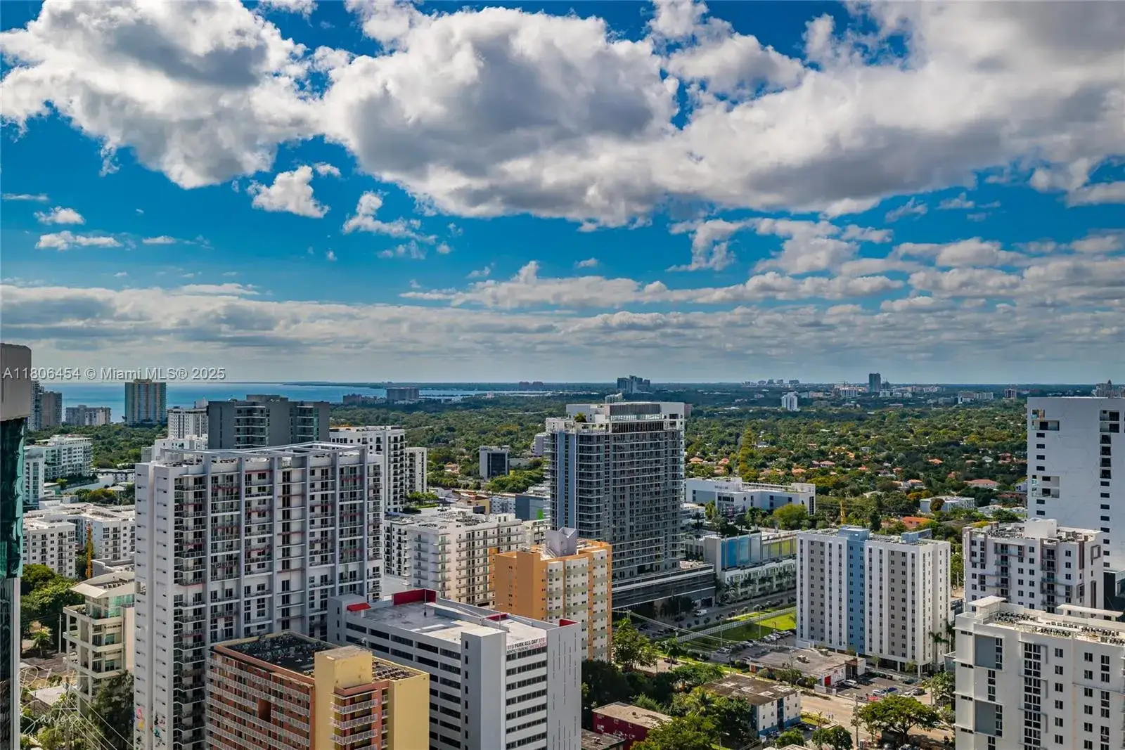 2 bedroom 2 bath Residential for sale at 88 SW 7th St # 2504, Miami FL 33130