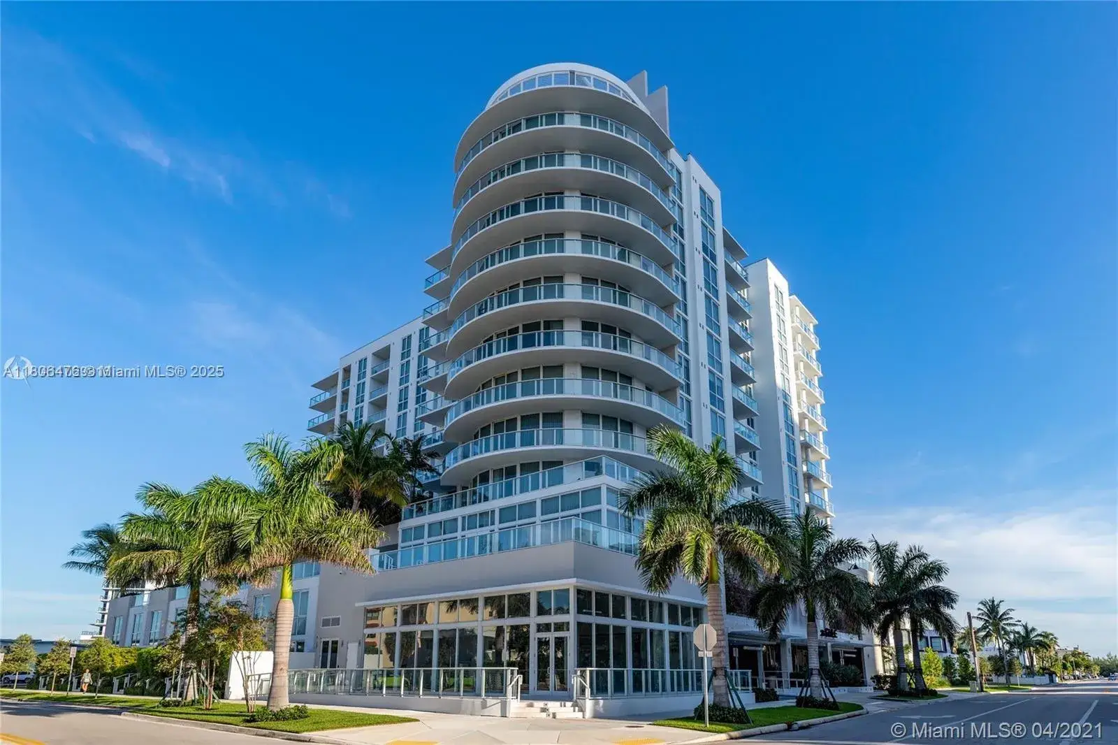 2 bedroom 2 bath Residential Lease for rent at 401 N Birch Rd # 505, Fort Lauderdale FL 33304
