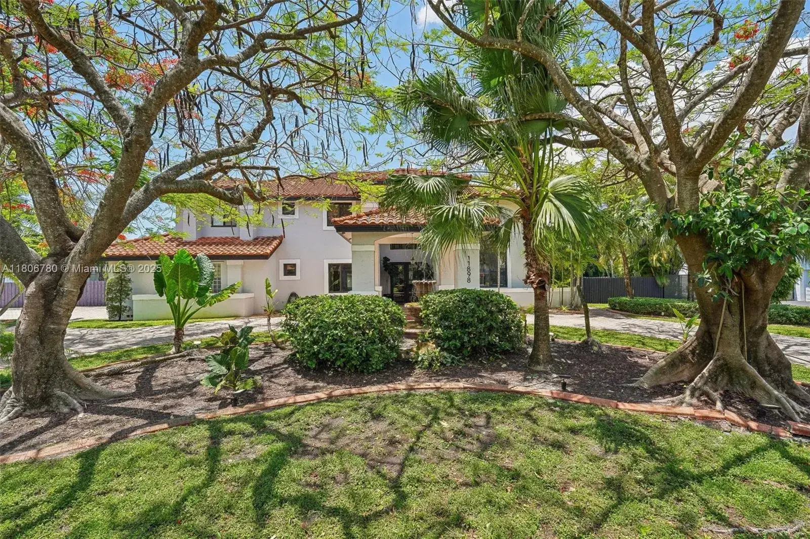 5 bedroom 5 bath Residential for sale at 11898 SW 74th Ter, Miami FL 33183