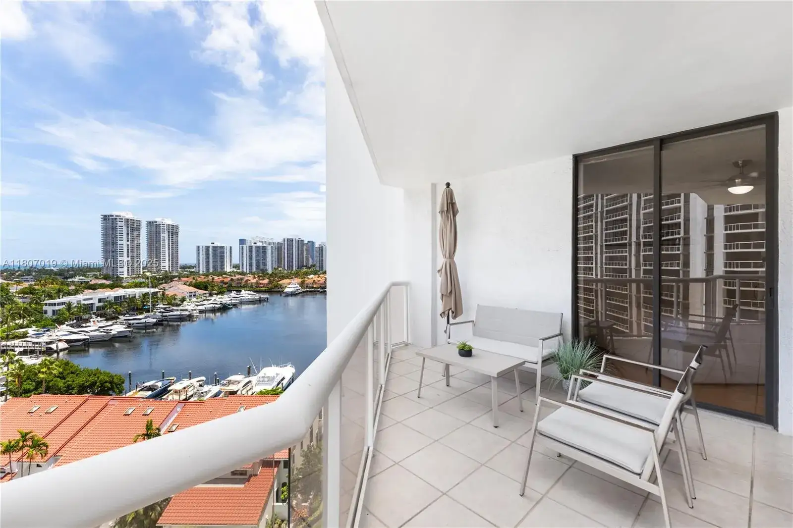 2 bedroom 2 bath Residential for sale at 3610 Yacht Club Dr # 1005, Aventura FL 33180