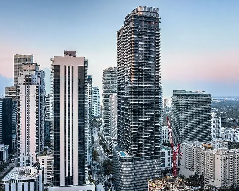 1 bedroom 2 bath Residential for sale at 1000 Brickell Plz # 2705, Miami FL 33131