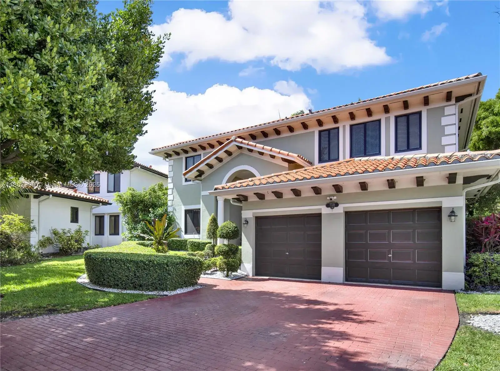 5 bedroom 4 bath Residential for sale at 7582 SW 191st St, Cutler Bay FL 33157