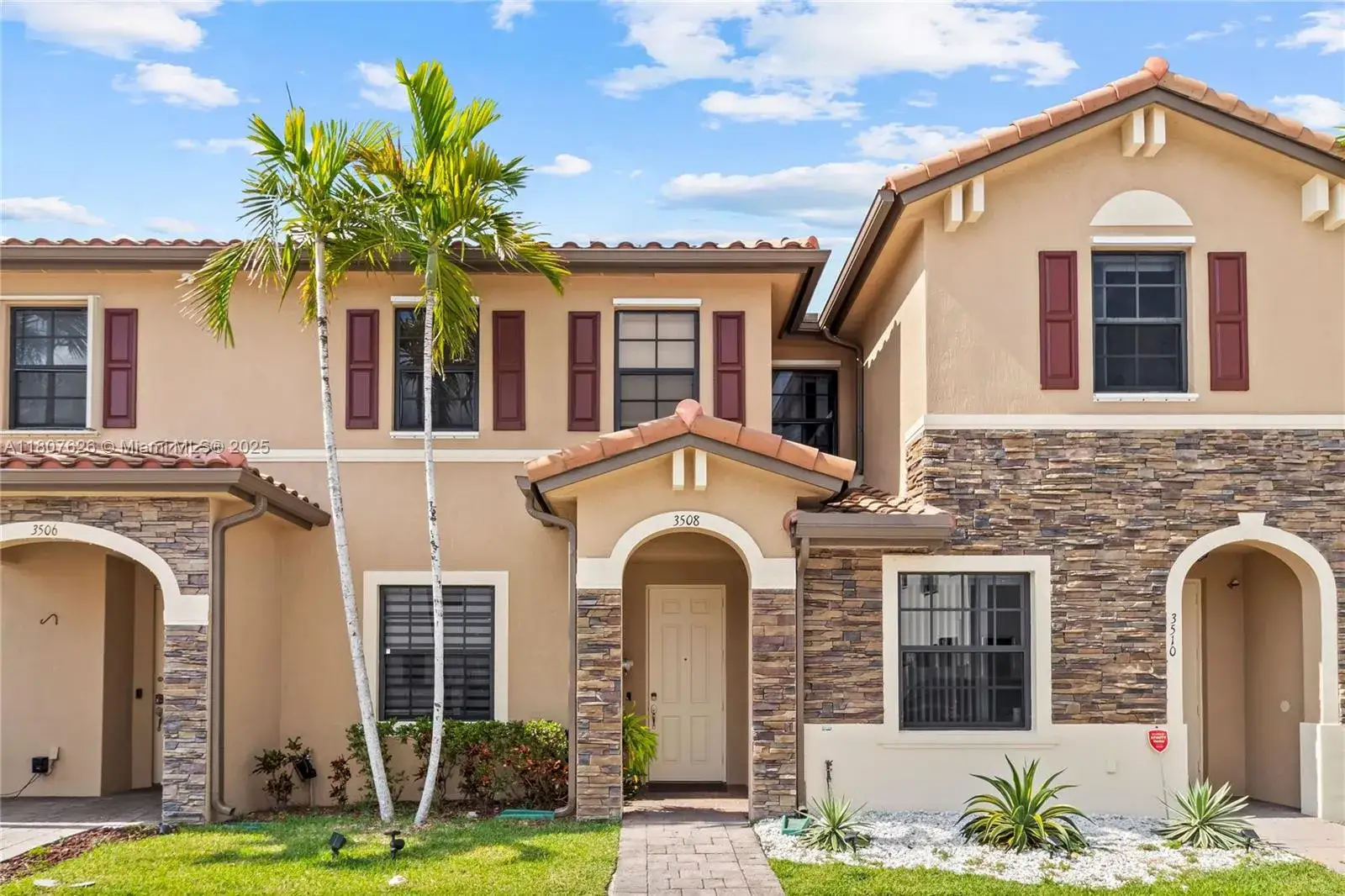 2 bedroom 2 bath Residential for sale at 3508 W 88th Ter, Hialeah FL 33018