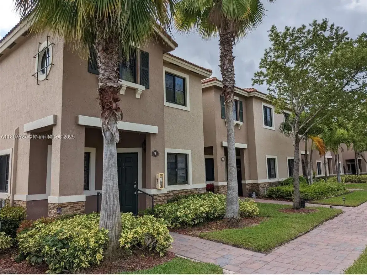 3 bedroom 2 bath Residential for sale at 22411 SW 88th Pl # 26, Cutler Bay FL 33190