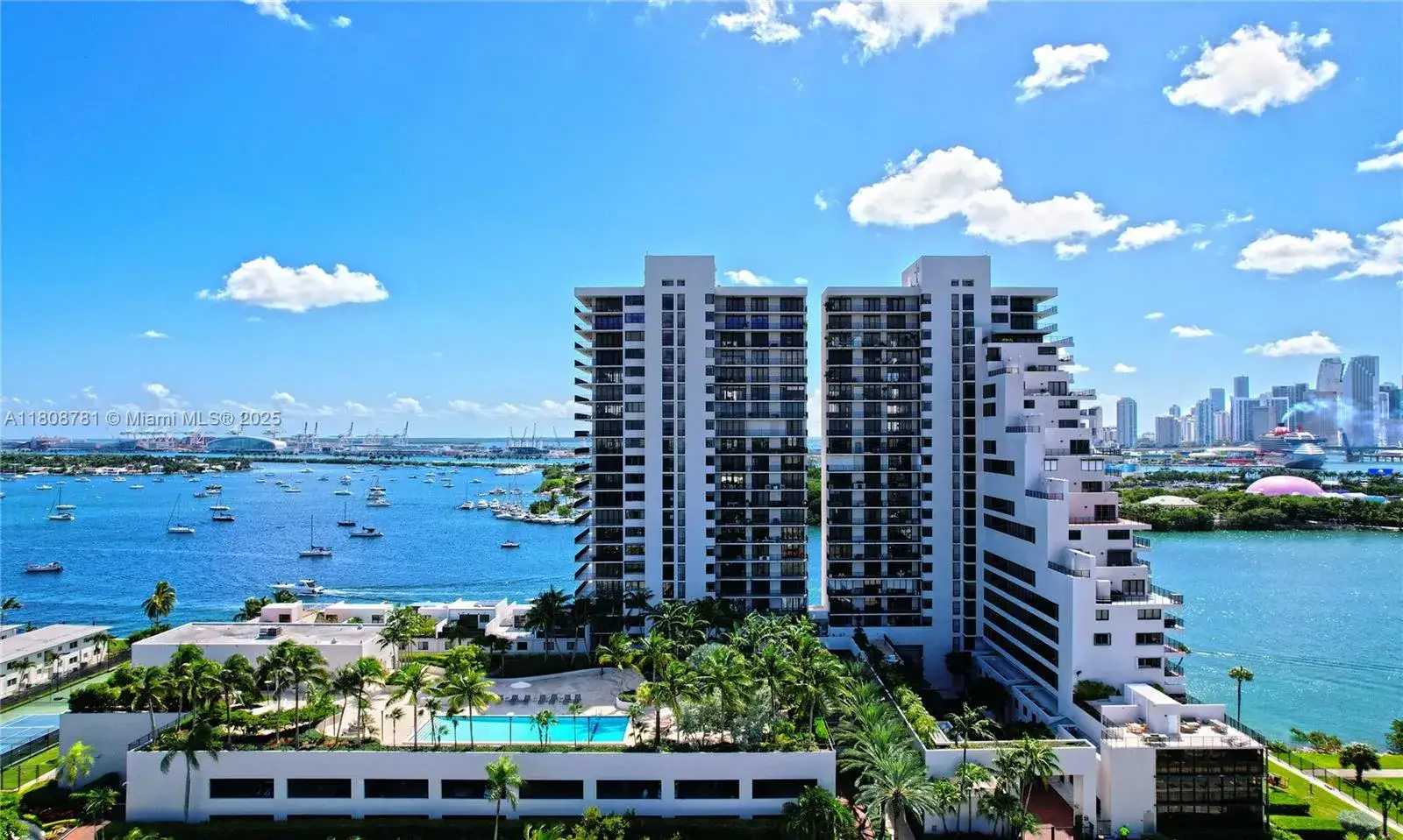 2 bedroom 2 bath Residential for sale at 1000 Venetian Way # 114, Miami FL 33139