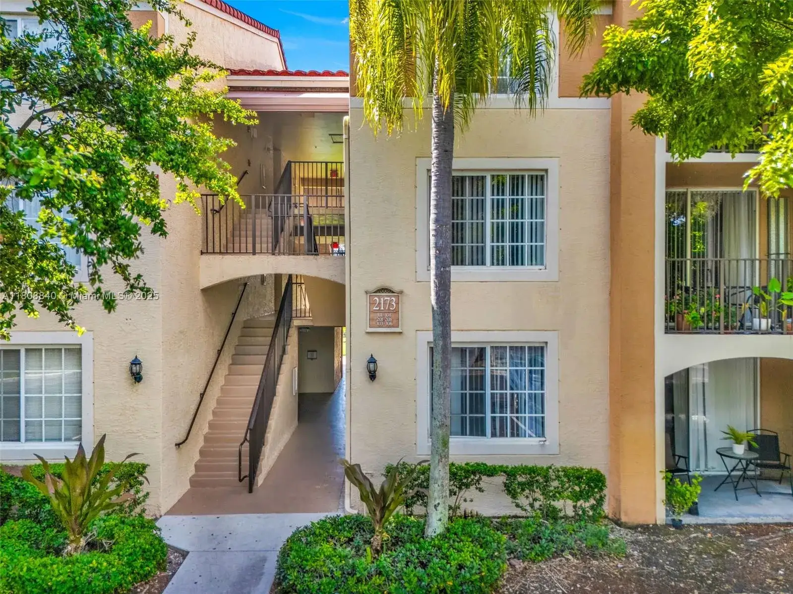 2 bedroom 2 bath Residential for sale at 2173 Renaissance Blvd # 204, Miramar FL 33025