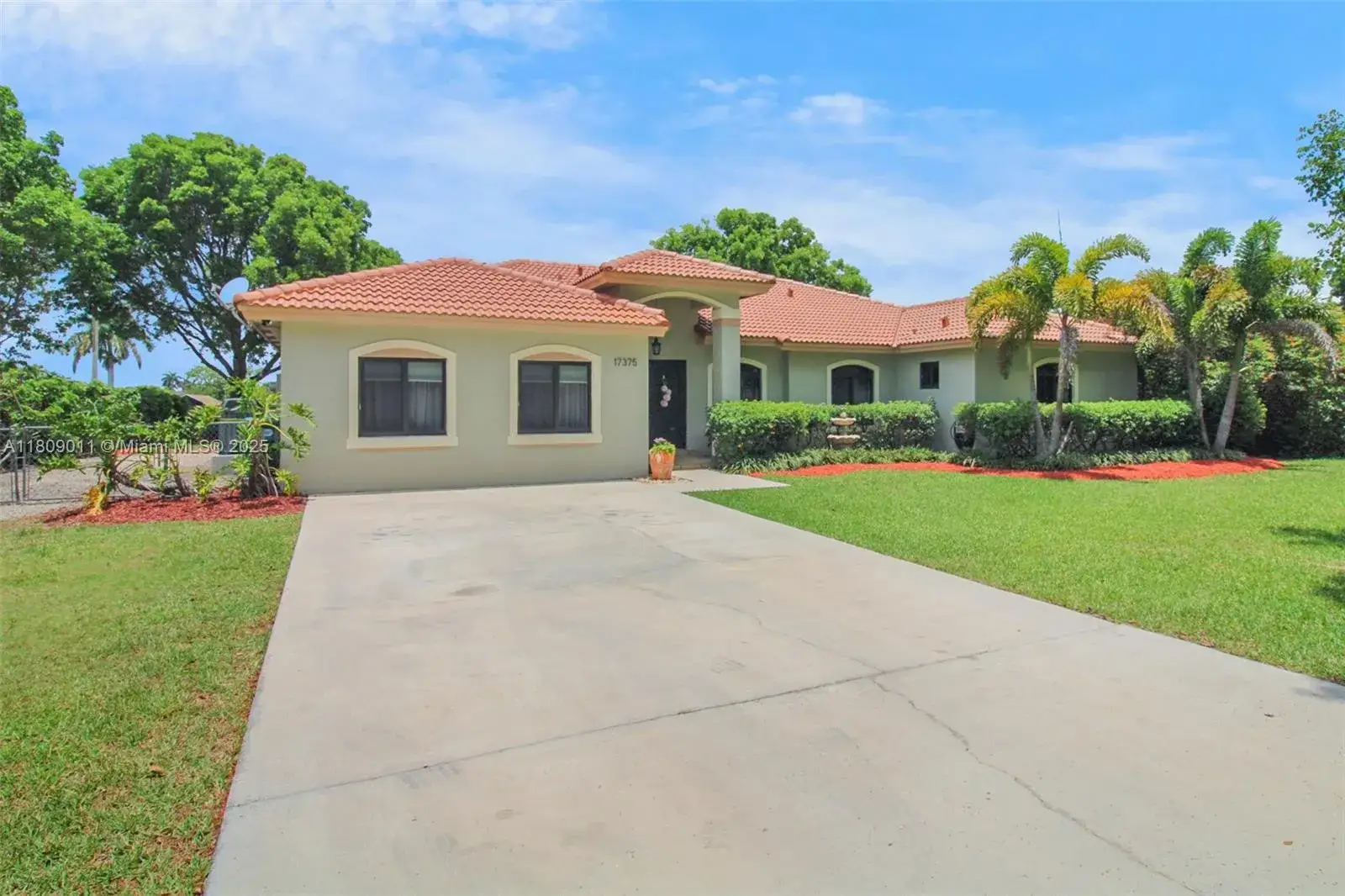 5 bedroom 3 bath Residential for sale at 17375 SW 282nd St, Homestead FL 33030