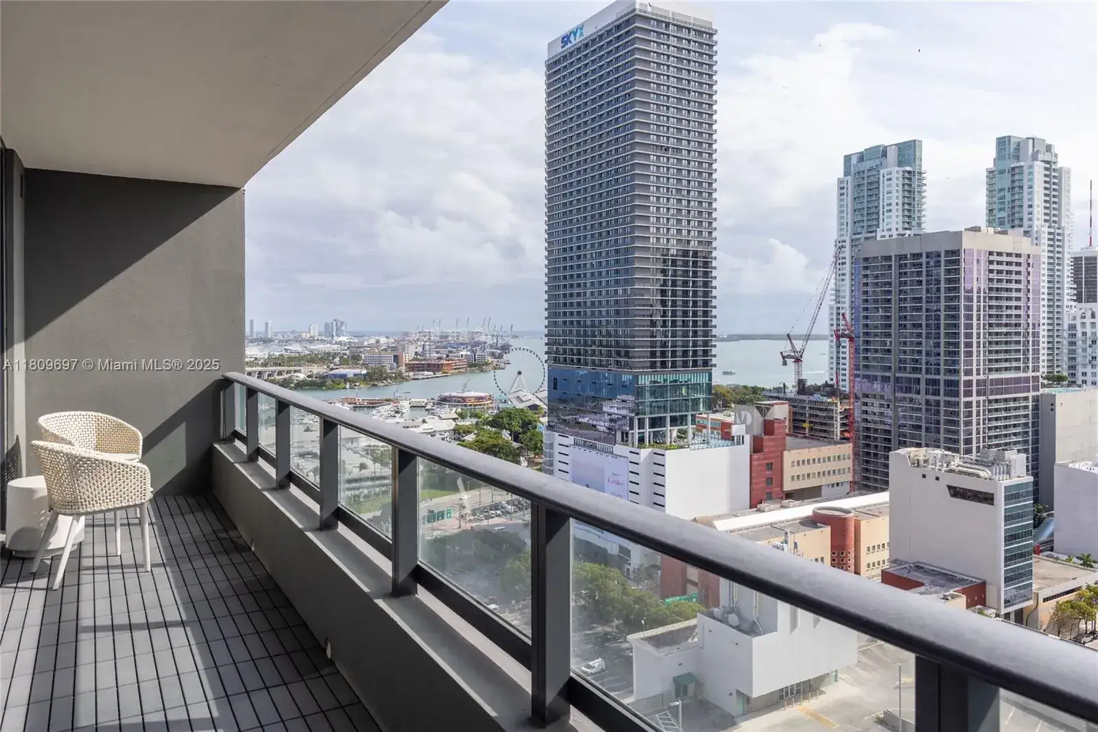 1 bedroom 2 bath Residential Lease for rent at 601 NE 1st Ave # 2012, Miami FL 33132