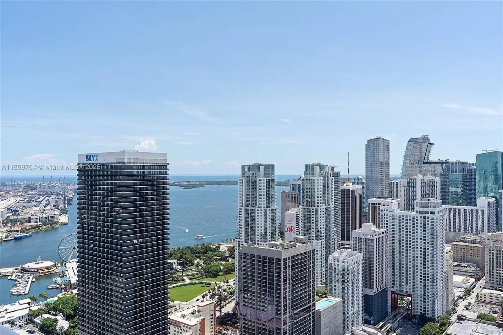 1 bedroom 1 bath Residential Lease for rent at 601 NE 1st Ave # 4907, Miami FL 33132