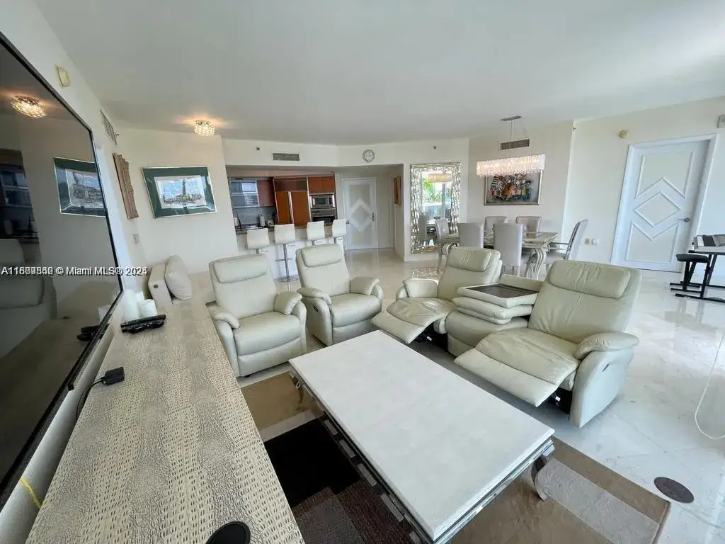 2 bedroom 2 bath Residential for sale at 400 Alton Rd # 808, Miami Beach FL 33139