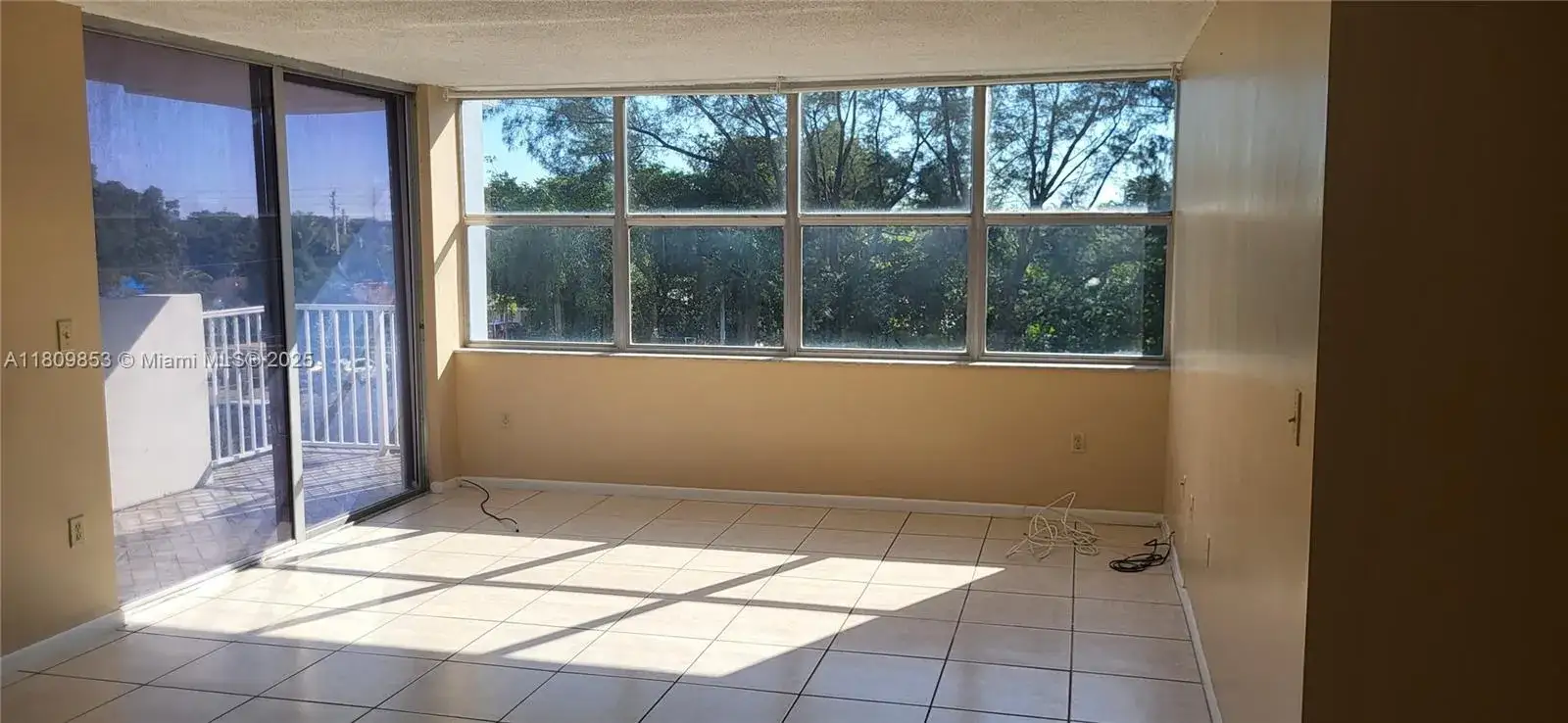 2 bedroom 2 bath Residential Lease for rent at 1300 NE Miami Gardens Dr # 407E, Miami FL 33179