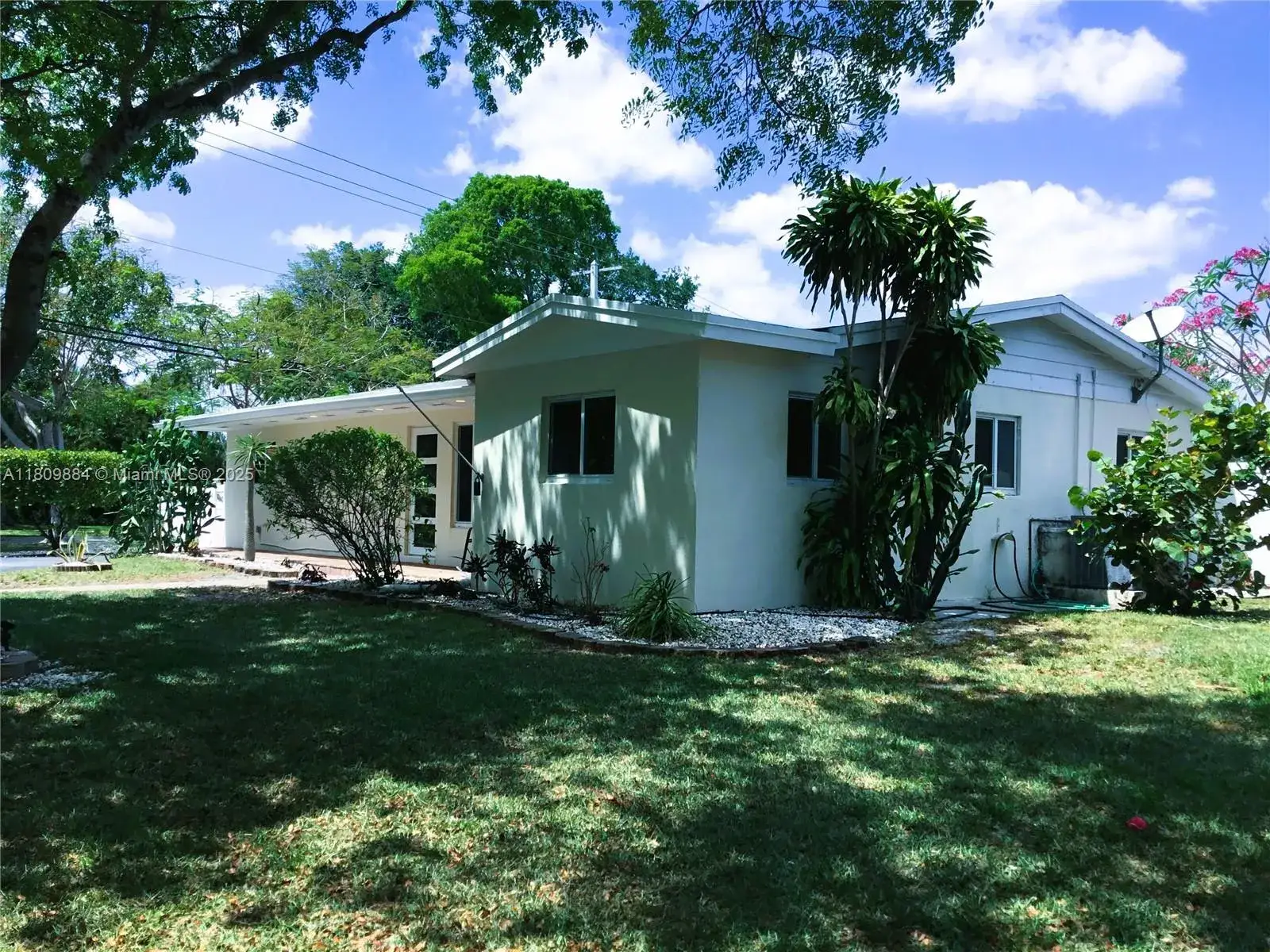 3 bedroom 2 bath Residential Lease for rent at 5881 SW 15th St, Plantation FL 33317