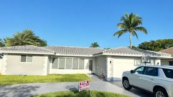 4 bedroom 3 bath Residential Lease for rent at 3750 N 54th Ave, Hollywood FL 33021