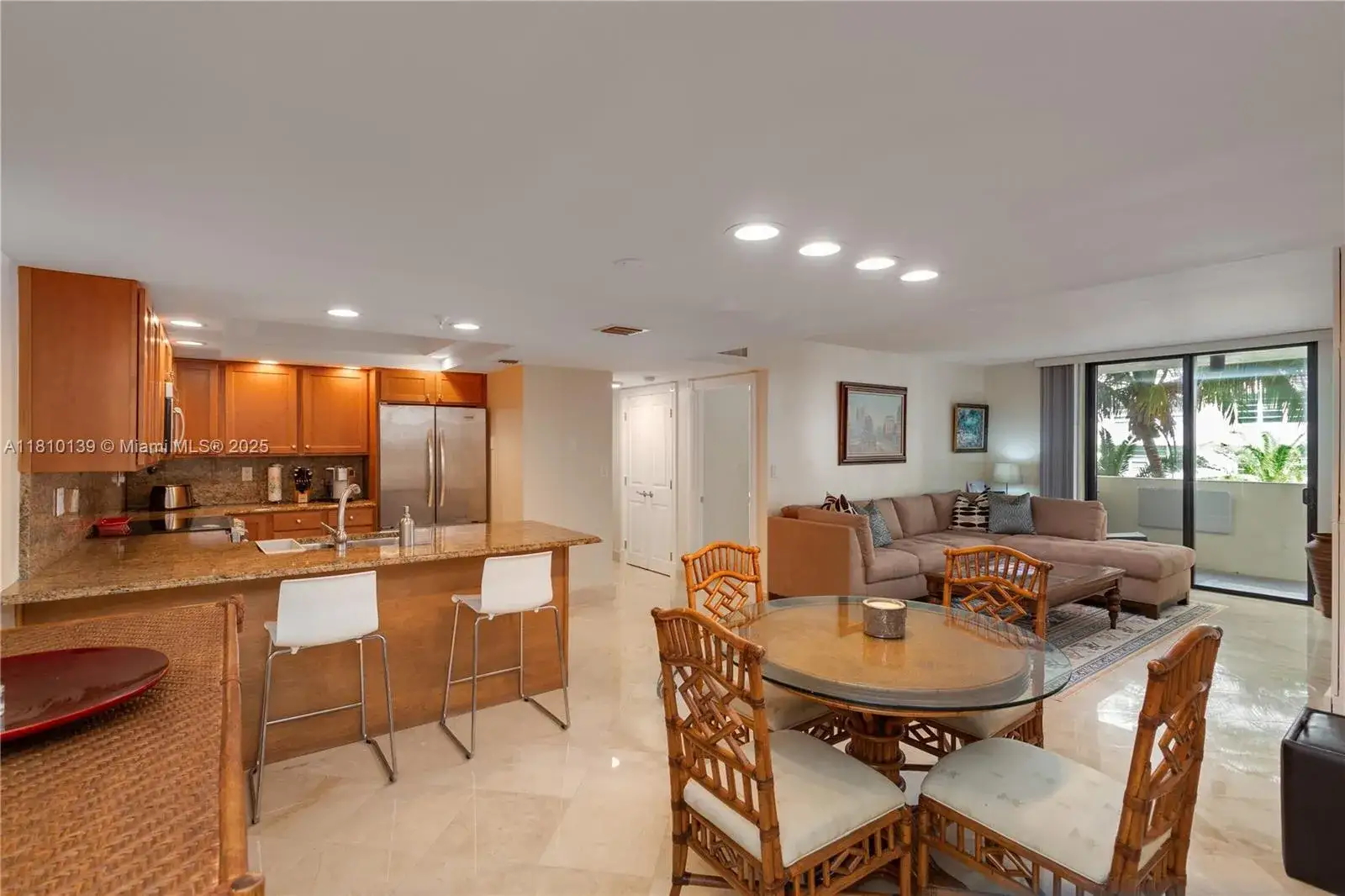 2 bedroom 2 bath Residential for sale at 1623 Collins Ave # 509, Miami Beach FL 33139