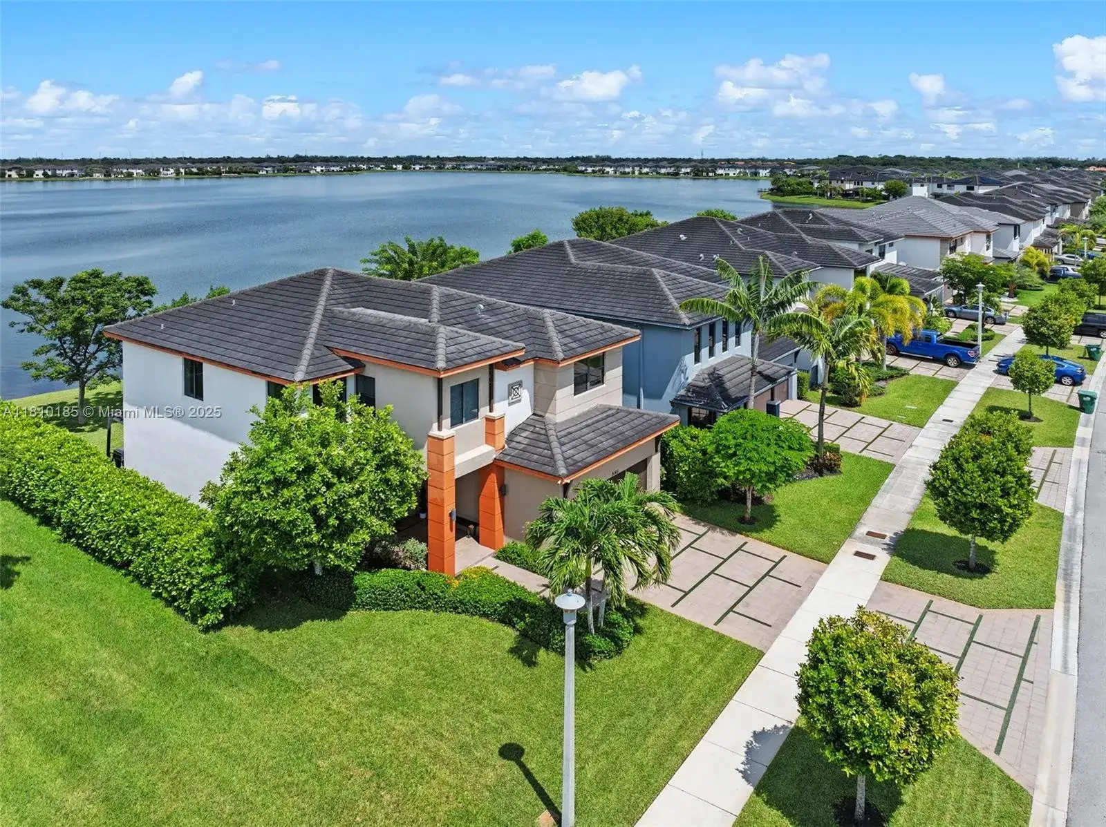 4 bedroom 3 bath Residential for sale at 9145 NW 154th Ter, Miami Lakes FL 33018