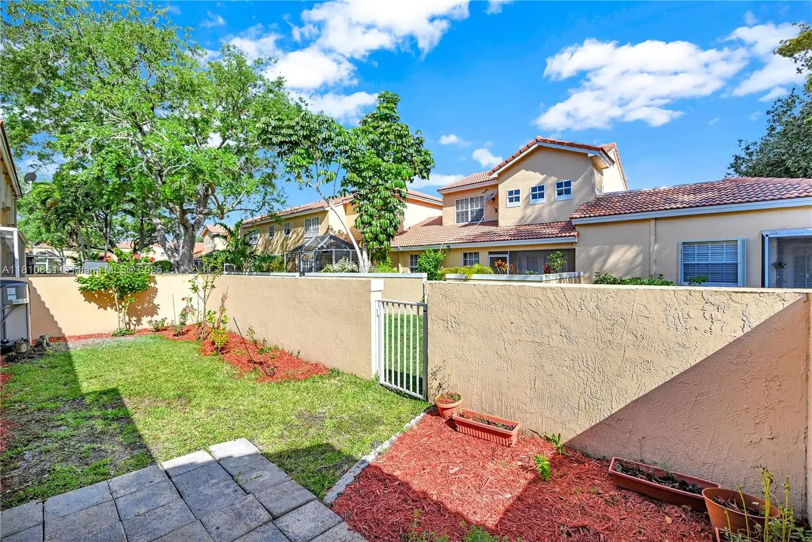 3 bedroom 2 bath Residential for sale at 11307 Lakeview Dr # M, Coral Springs FL 33071