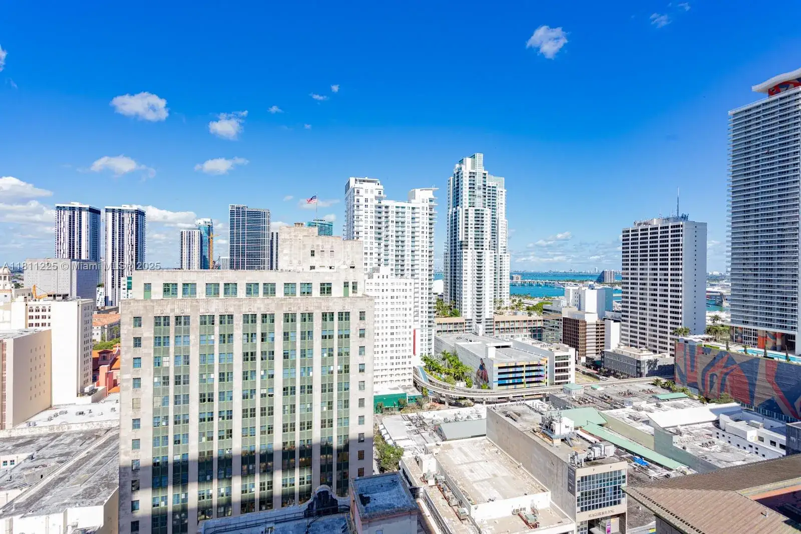 1 bedroom 1 bath Residential for sale at 151 SE 1st St # 2204, Miami FL 33131